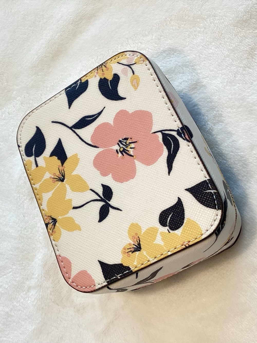 ♠️Kate Spade Staci Lilly Blooms Travel Jewelry Holder Box NEW Ivory Floral - Picture 3 of 12